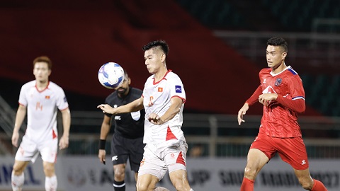 Simone Inzaghi celebrating with his Inter Milan players after beating Barcelona. Simone Inzaghi celebrating with his Inter Milan players after beating Barcelona.